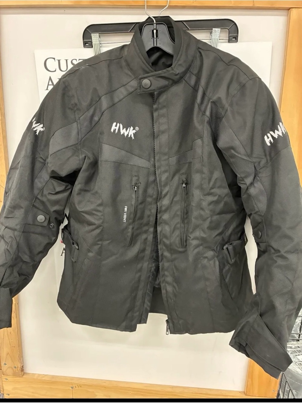 New in Package is The HWK Moto Women’s Stella Jacket is cut to form. XL